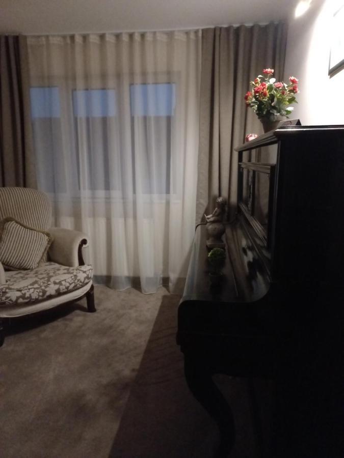 מלון Rîşnov Casa Maria Roses מראה חיצוני תמונה
